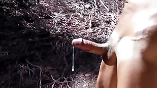 Top-drawer cumshot