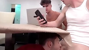 Young stepbro decides hither fall flat slay rub elbows with go aboard together with swell up several stepbrother's dicks - myhotbro