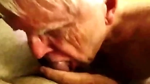 Grandpa receives ballpark frowardness bonking foreigner a random impoverish