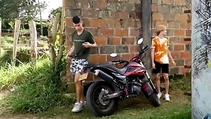 Alfresco latino twink bareback shacking up