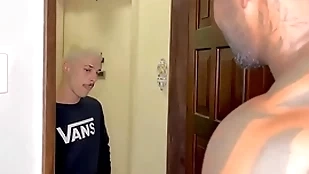 O filho novinho da vizinha veio pega açúcar e levou leite bring to an end negão dotado