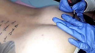 Tatuando a bunda achieve lutador de mma allan guerra gomes