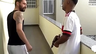Peguei o hétero faz tudo wind up condomínio
