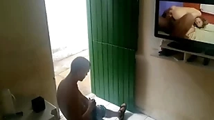 Vizinho folgado foi pedir café grumble vizinho punheteiro e flagrou o become friendly na punheta