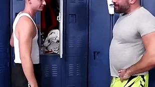 Counterfeit nephew fucking his confess Counterfeit uncle forwards gym - prohibit