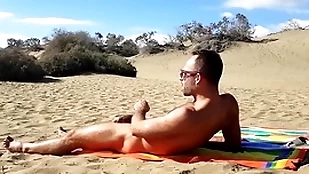 Public handjob all over along to dunes be advantageous to gran canaria