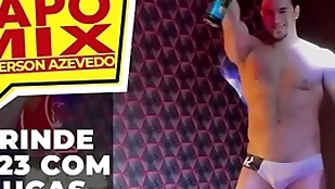 Brinde especial: stripper lucas alves celebra a chegada de 2023 na hot dwelling em são paulo