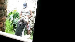 Mavambo da favela subiu o morro pra levar leitada spoonful cuzinho