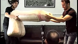KIM KATAPICA E MAM&Atilde_E MAMEI CAINDO Hardly ever PAU CONTRA BIROLIRO